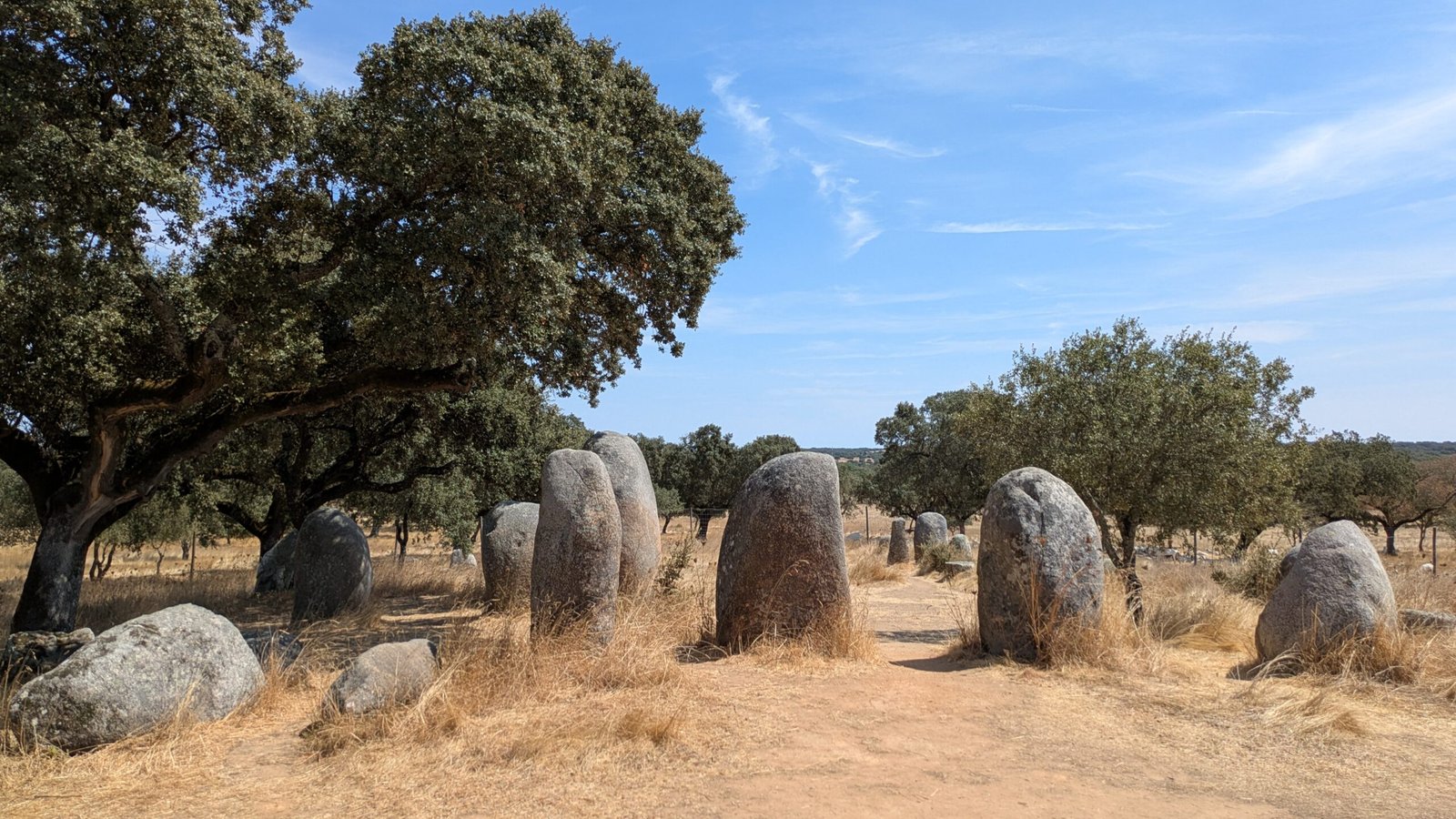Vale Maria do Meio Cromlech