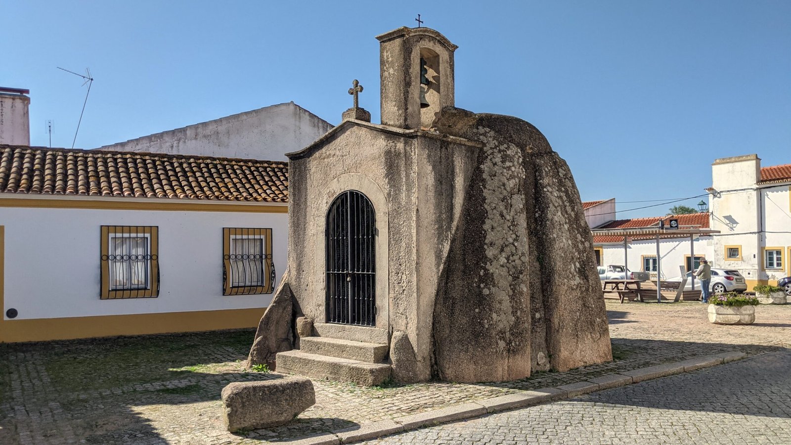 Anta-Capela de São Dinis